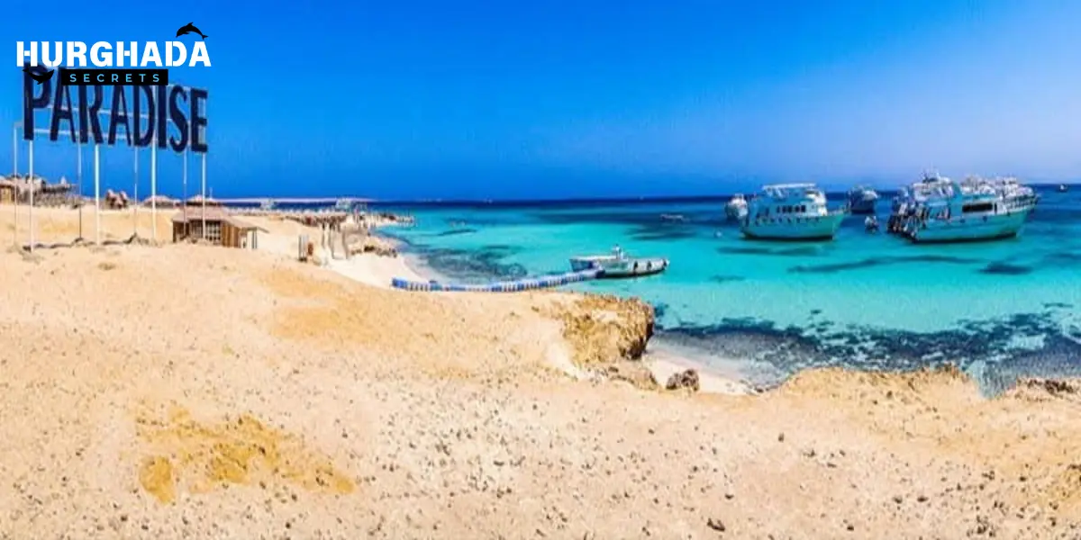 the sea in the paradise island 