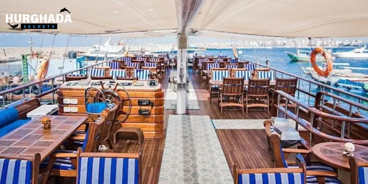 a lot of Seating areas 